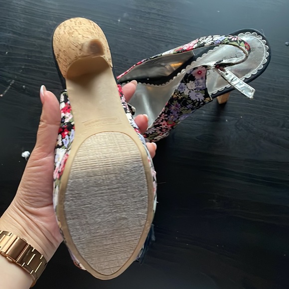 Floral printed heels - Picture 2 of 4